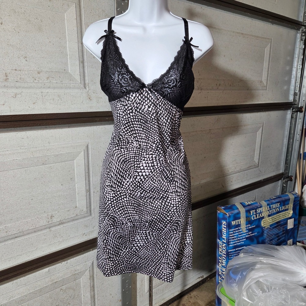 Delta Burke Babydoll Chemise Black White Lace Y2K Lingerie 1X 1106-49